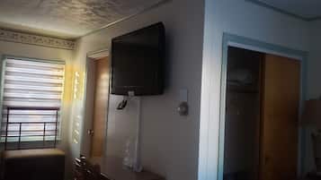 Single Room, Accessible | Premium bedding, down duvets, desk, iron/ironing board