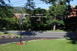 Façade de l’hébergement - soirée/nuit