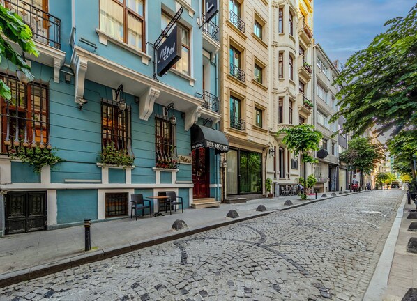 Front of property - Nil Hotel (Istanbul)