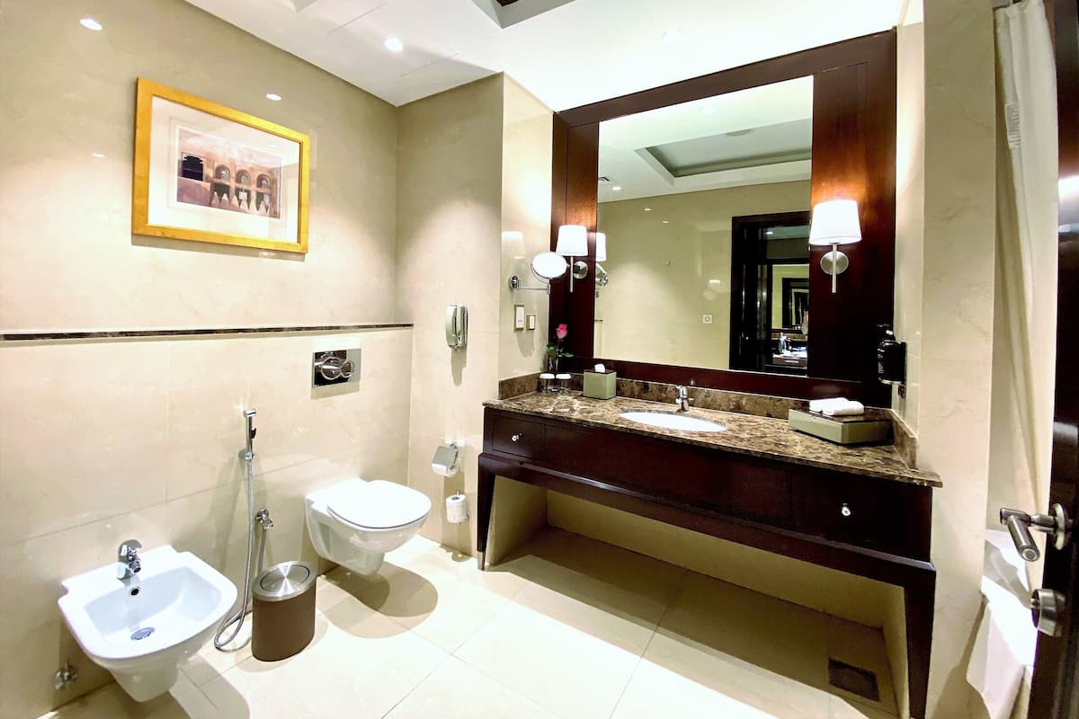 Articles de toilette écologiques, sÚche-cheveux, peignoirs, chaussons