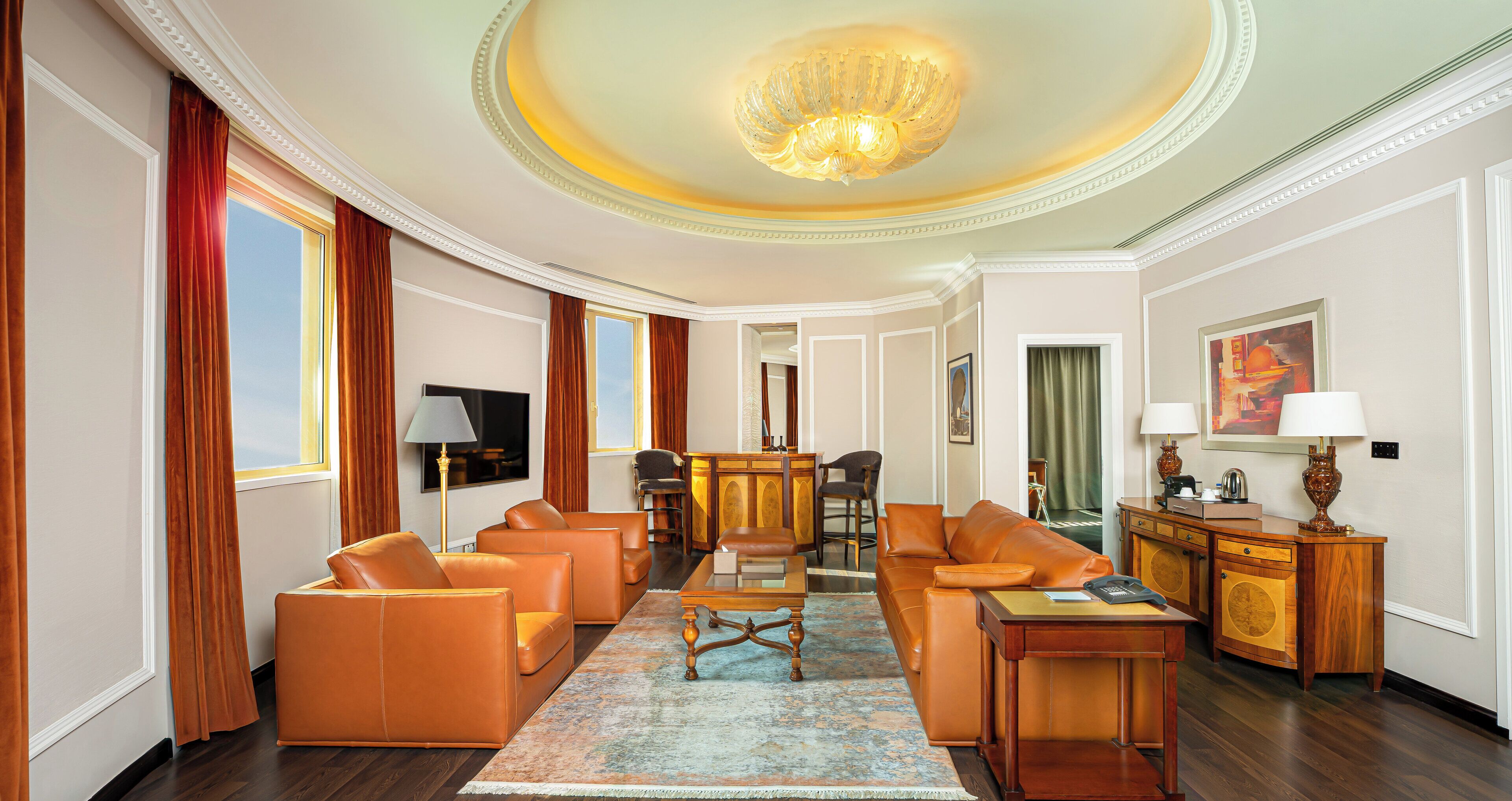 Studiosuite – president, 1 kingsize-seng | Sengetøy av topp kvalitet, safe på rommet, skrivebord og lydisolert