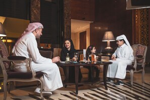 2 restaurants, breakfast, lunch, dinner served; Middle Eastern cuisine - Millennium Hotel Doha (Doha)