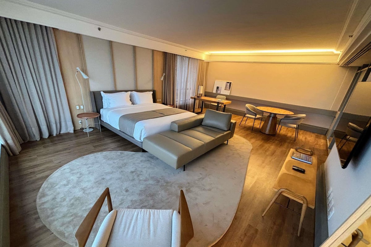 Superior Suite, 1 King Bed | Minibar, in-room safe, desk, blackout drapes