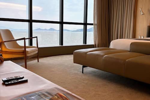 Superior Suite, 1 King Bed | Minibar, in-room safe, desk, blackout drapes