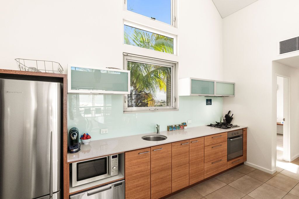 apartment, 2 bedrooms, ocean view | private kitchen | fridge, coffee/tea maker, electric kettle