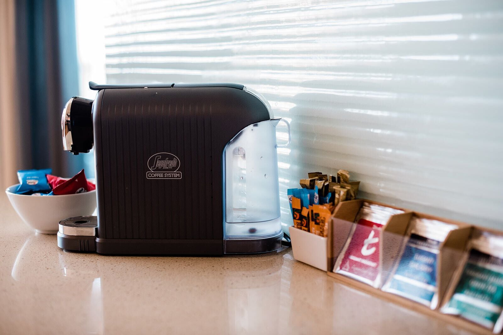 fridge, coffee/tea maker, electric kettle