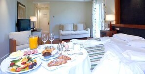 Room service – dining - Hotel Les Rotes (Denia)