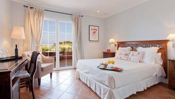 Double Room, Terrace, Sea View | Minibar, in-room safe, desk, blackout curtains
