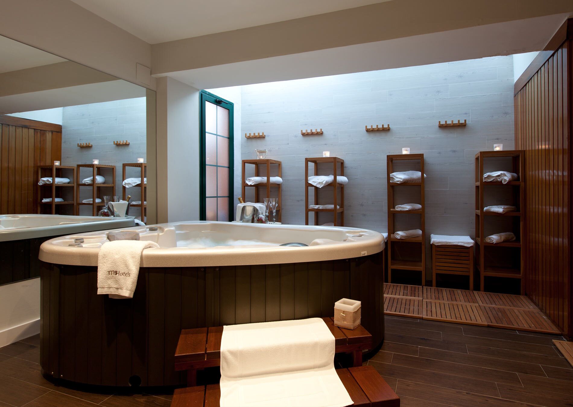 couples treatment room(s)