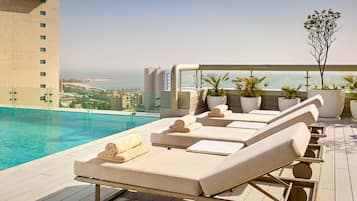 Outdoor pool, pool loungers