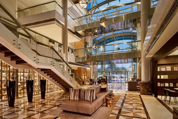 Pintu masuk hartanah