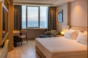 Premium Room, 1 King Bed, Sea View | Premium bedding, free minibar, in-room safe, individually decorated - Delta Hotels by Marriott Antalya Lara ADULT ONLY(+18) (Antalya)