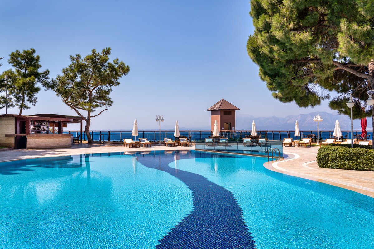 Delta Hotels by Marriott Antalya Lara Transfer