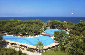 Private beach, free beach cabanas, sun-loungers, beach umbrellas - Akka Antedon Hotel - All Inclusive (Kemer)
