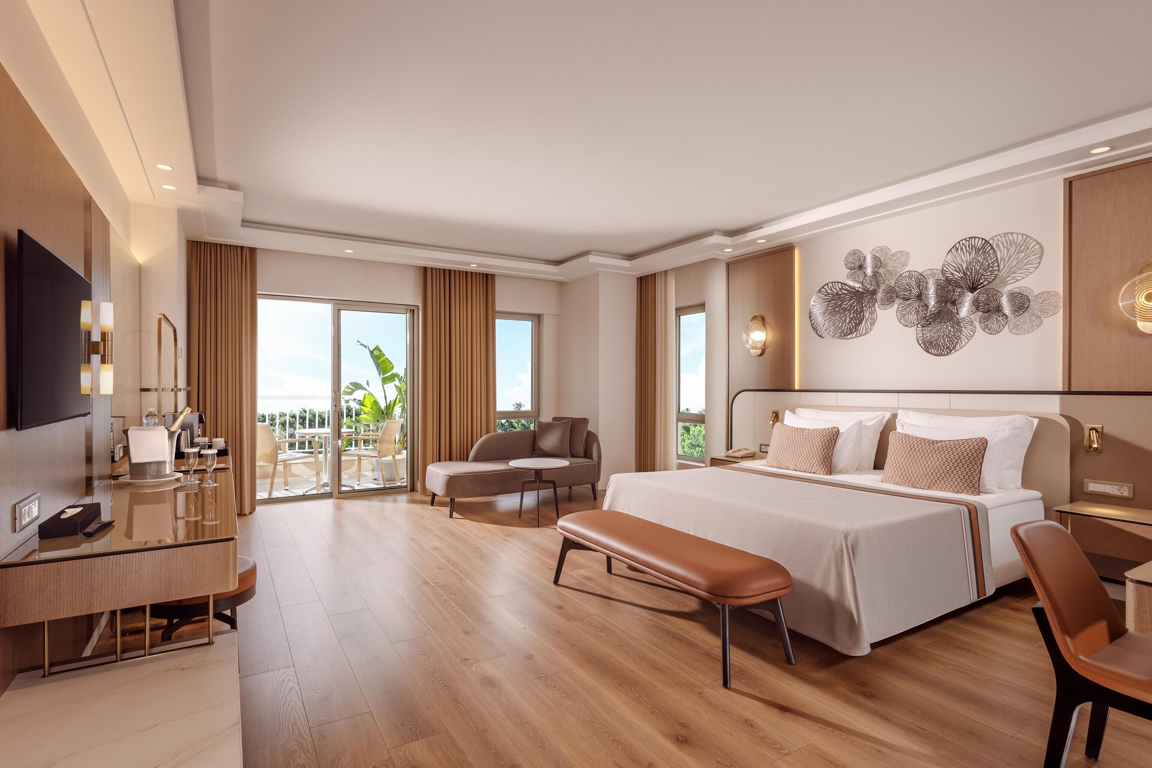 Een minibar, een kluis op de kamer, gratis wifi