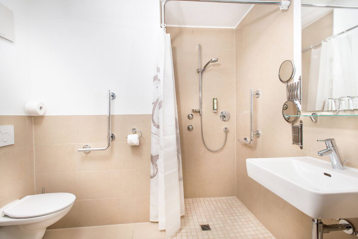 Bathroom amenities