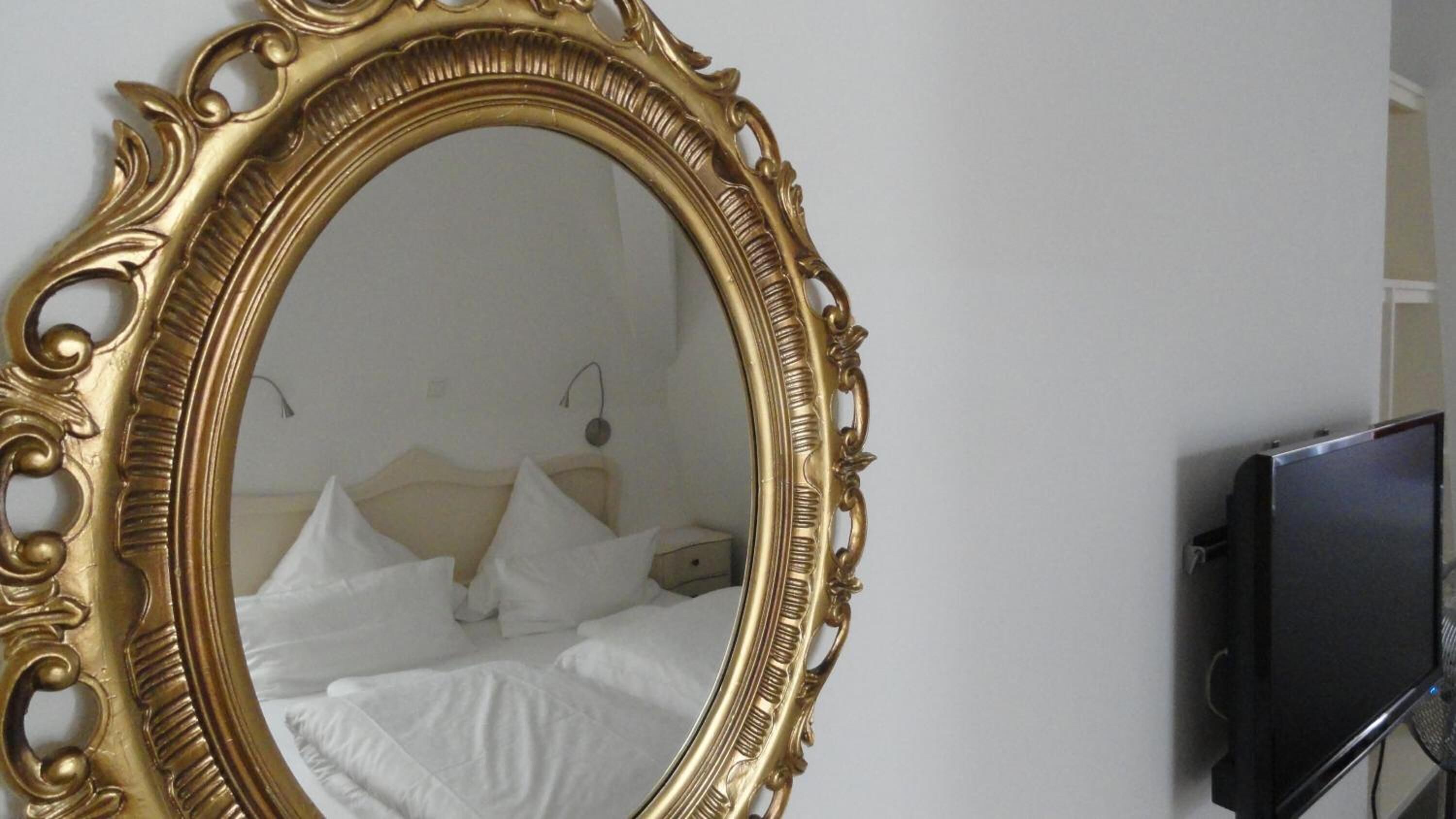 hypo-allergenic bedding, desk, blackout curtains, free wifi