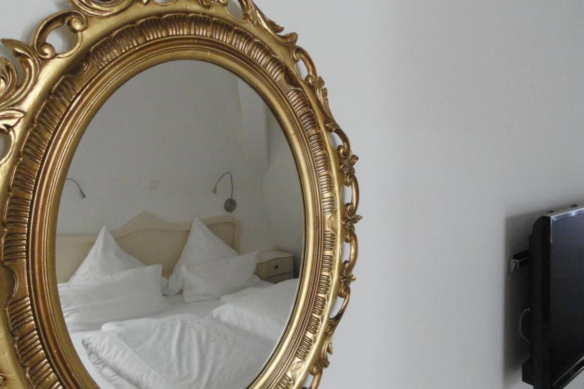 hypo-allergenic bedding, desk, blackout curtains, free wifi