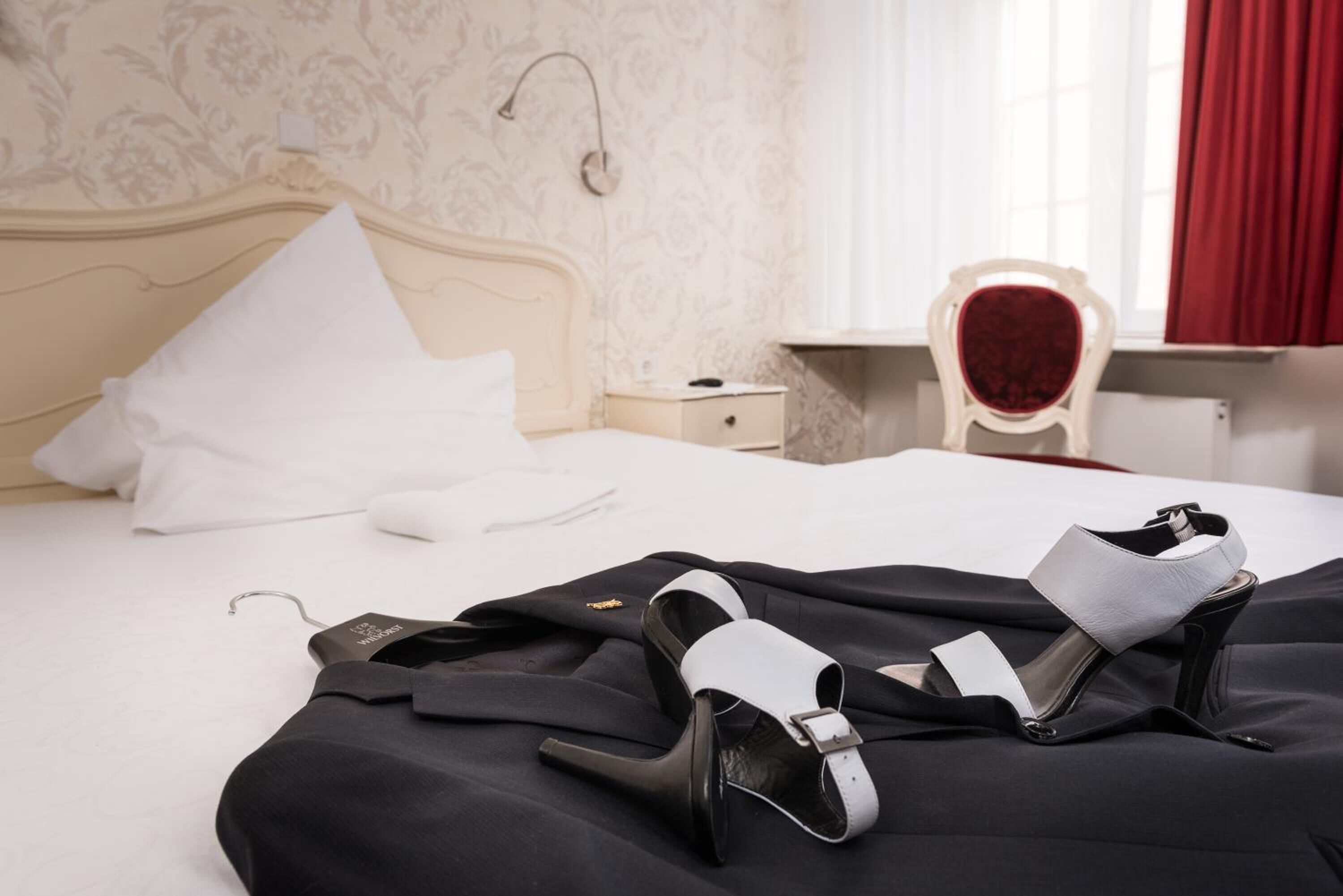 hypo-allergenic bedding, desk, blackout curtains, free wifi