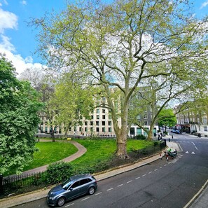 Garden - Mentone Hotel (London)