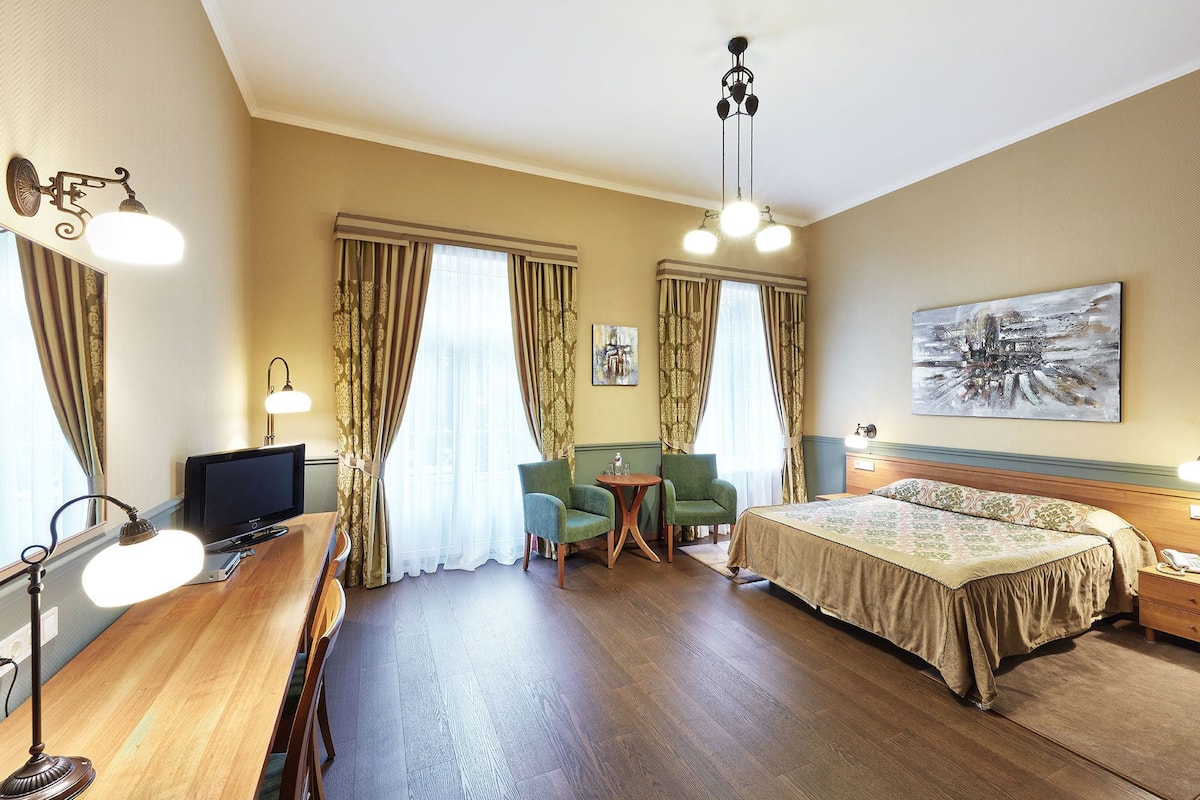 Superior Double or Twin Room | 1 bedroom, premium bedding, minibar, in-room safe