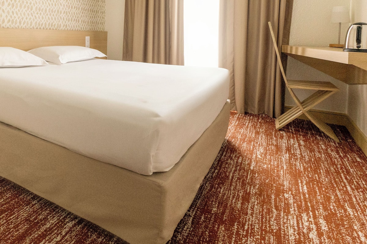 Chambre Double, vue cour intérieure