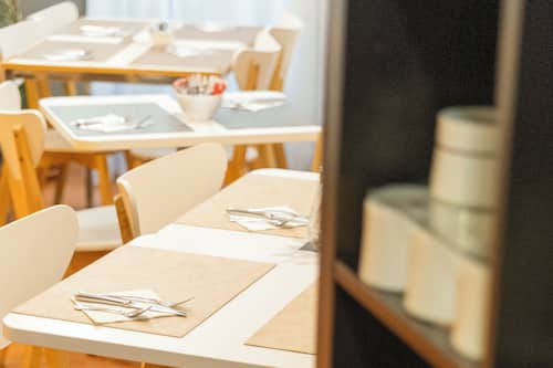 Tägliches Frühstücksbuffet gegen Gebühr