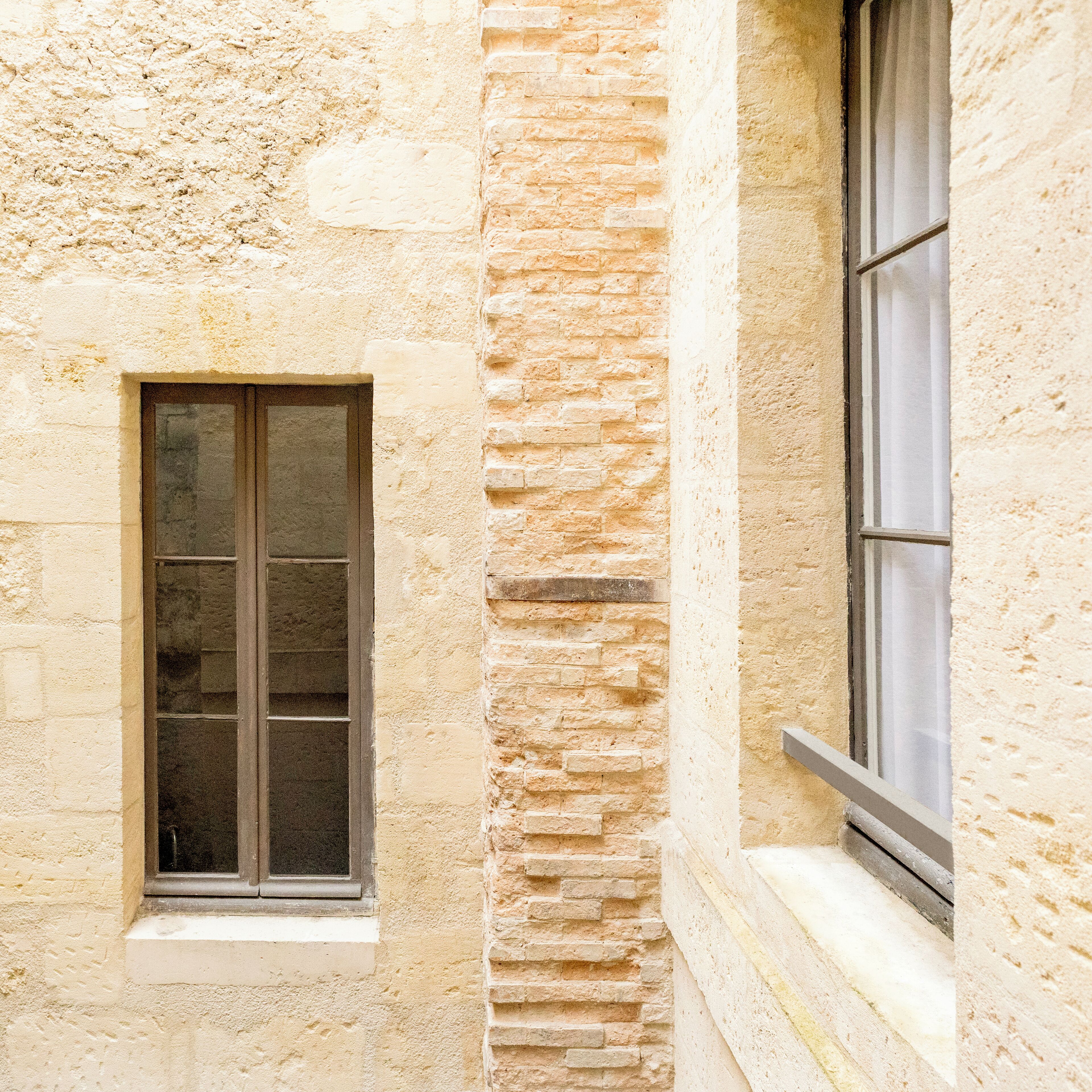 Bureau, fer et planche à repasser, Wi-Fi gratuit, draps fournis