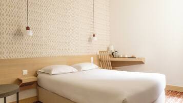 Schreibtisch, Bügeleisen/Bügelbrett, kostenloses WLAN, Bettwäsche