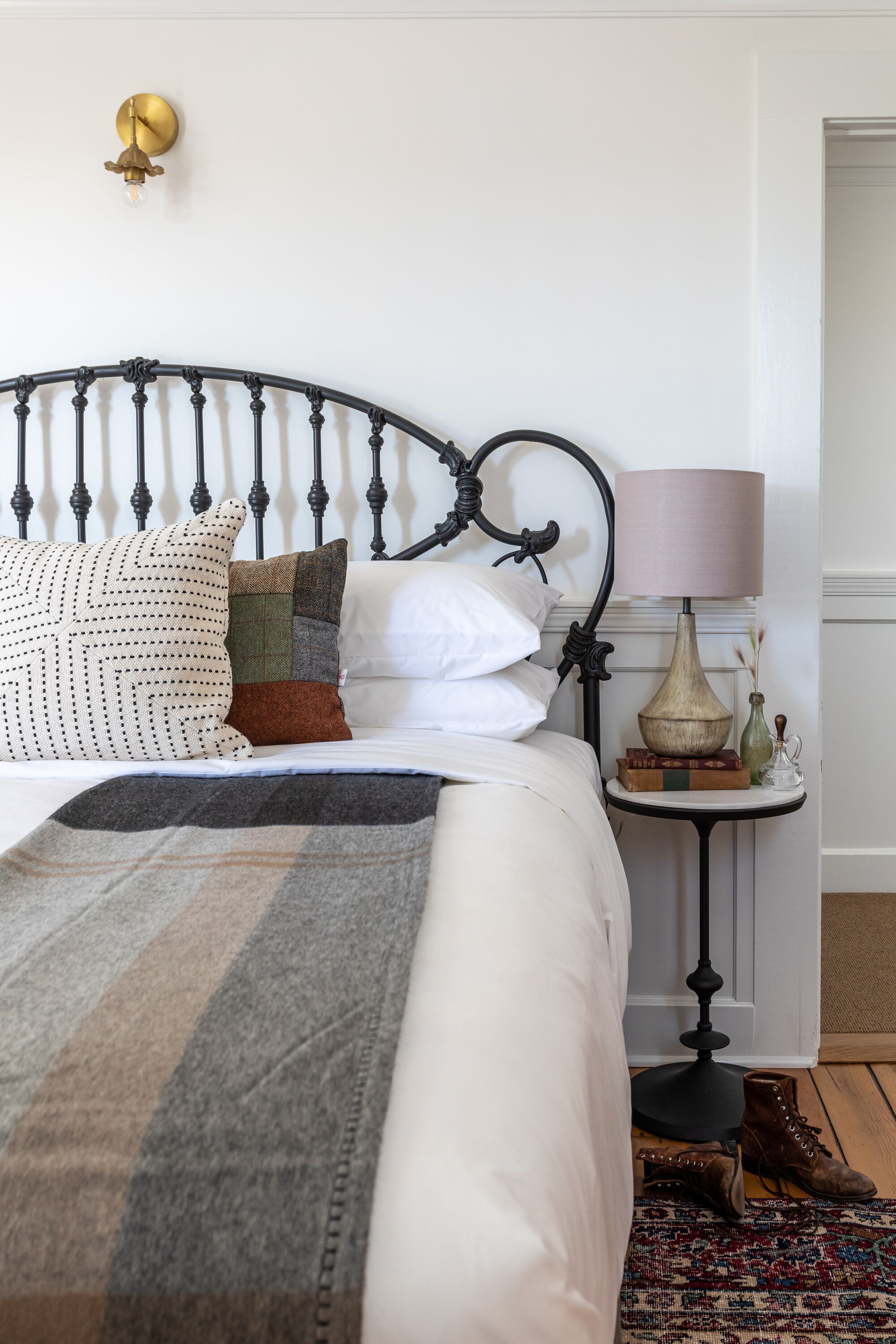 deluxe room, 1 queen bed (purcell queen) | premium bedding, in-room safe, individually decorated