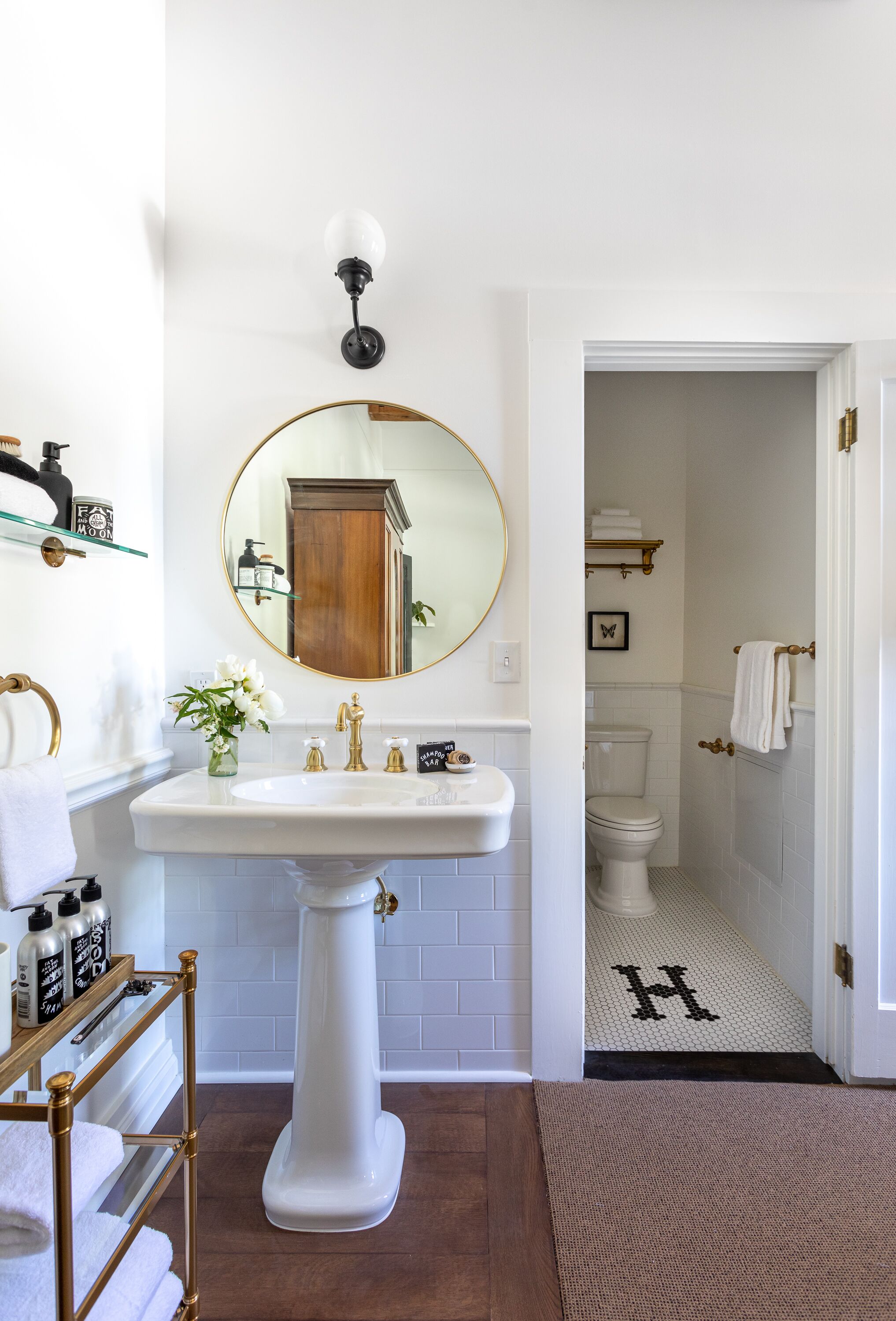 combined shower/bathtub, free toiletries, hair dryer, towels