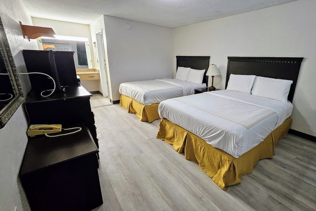 Ropa de cama de alta calidad, cortinas blackout y wifi gratis