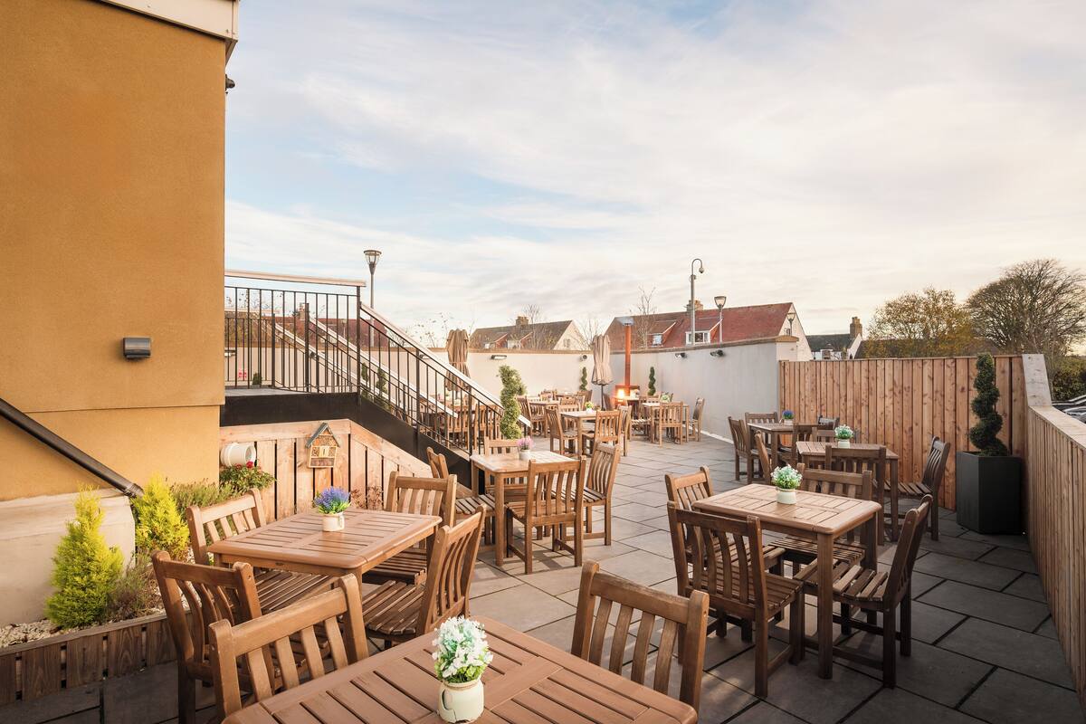 2 restaurants, breakfast, lunch, dinner served; mediterranean cuisine