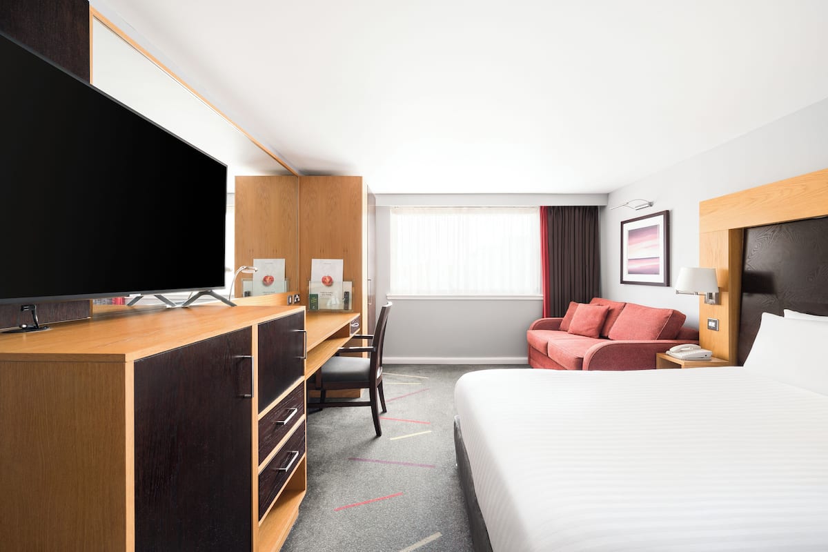 1 bedroom, in-room safe, desk, blackout drapes