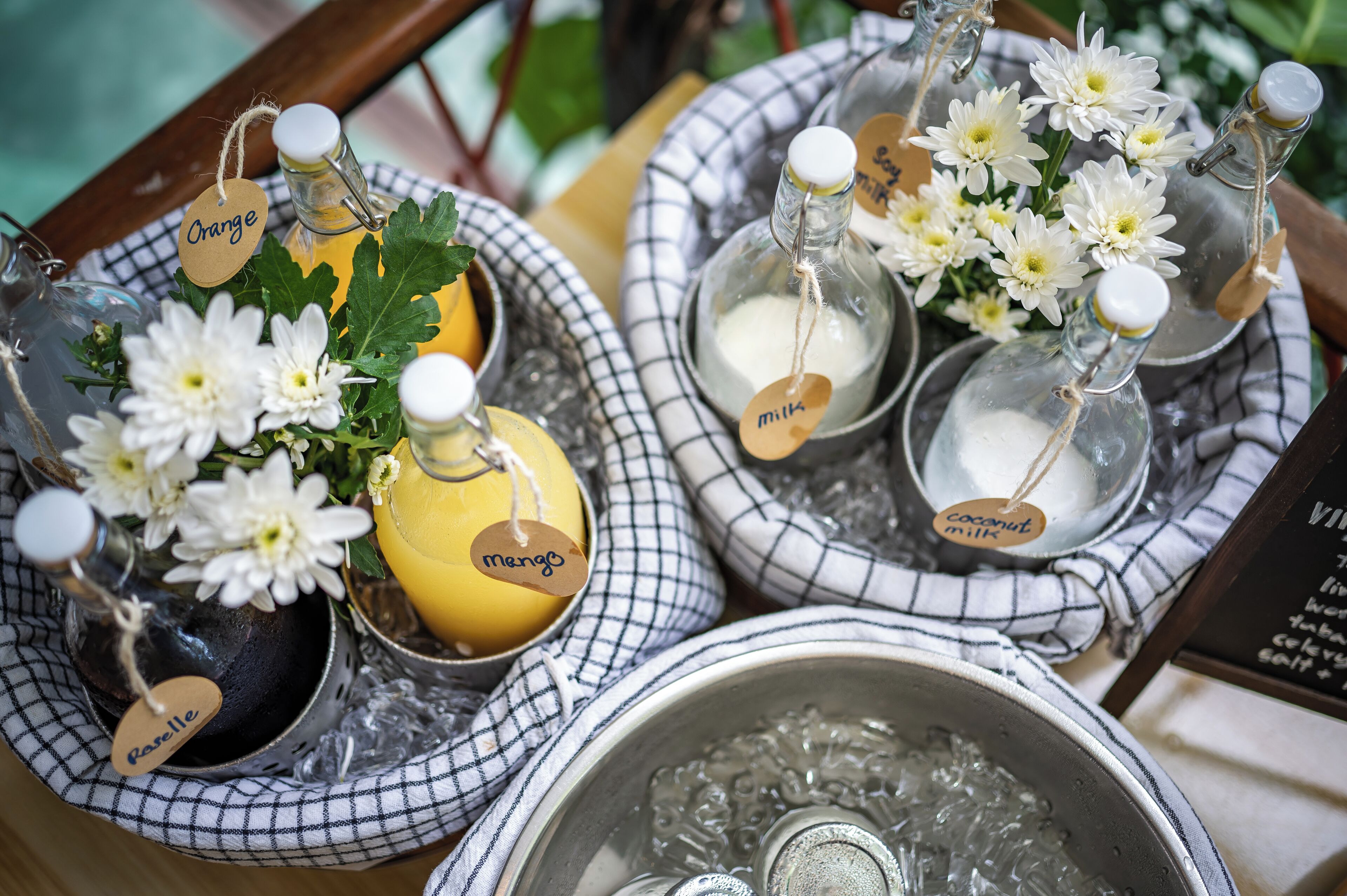 breakfast, lunch, dinner served; thai cuisine, pool views
