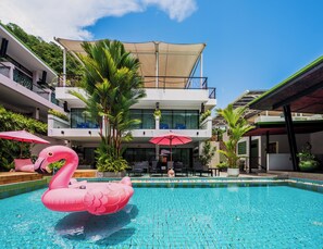 Minibar, coffre-fort, bureau