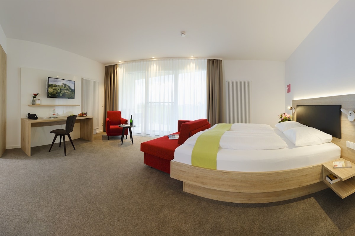 premium bedding, in-room safe, desk, laptop workspace