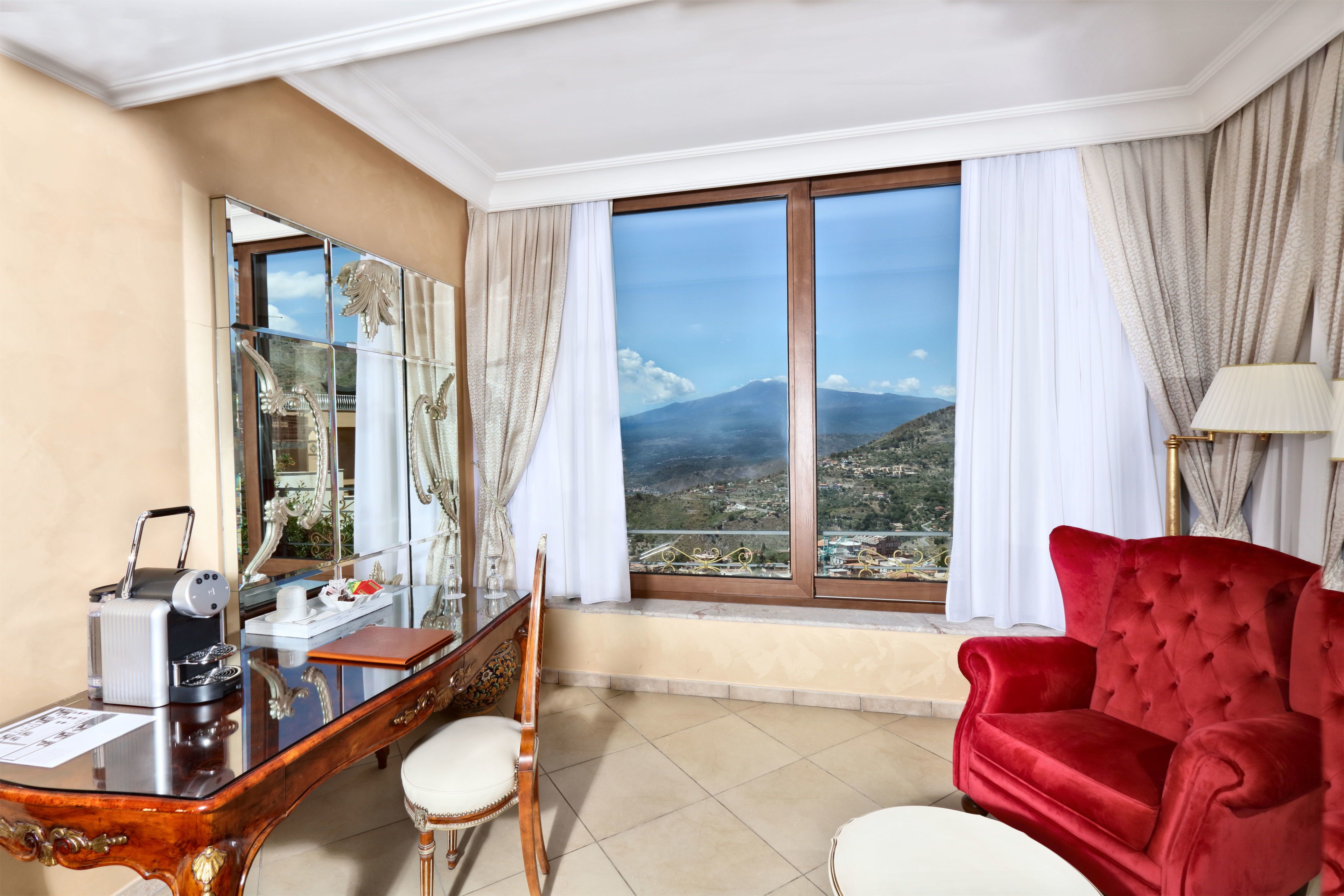 superior studio suite (leonardo da vinci) | 2 bedrooms, minibar, in-room safe, desk