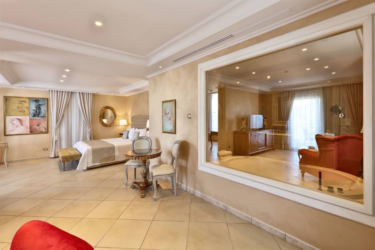 superior studio suite (leonardo da vinci) | 2 bedrooms, minibar, in-room safe, desk