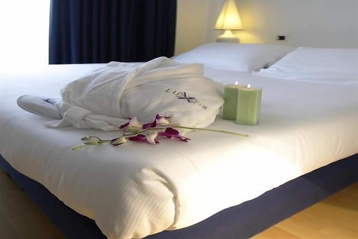 Superior Room | Minibar, in-room safe, desk, soundproofing