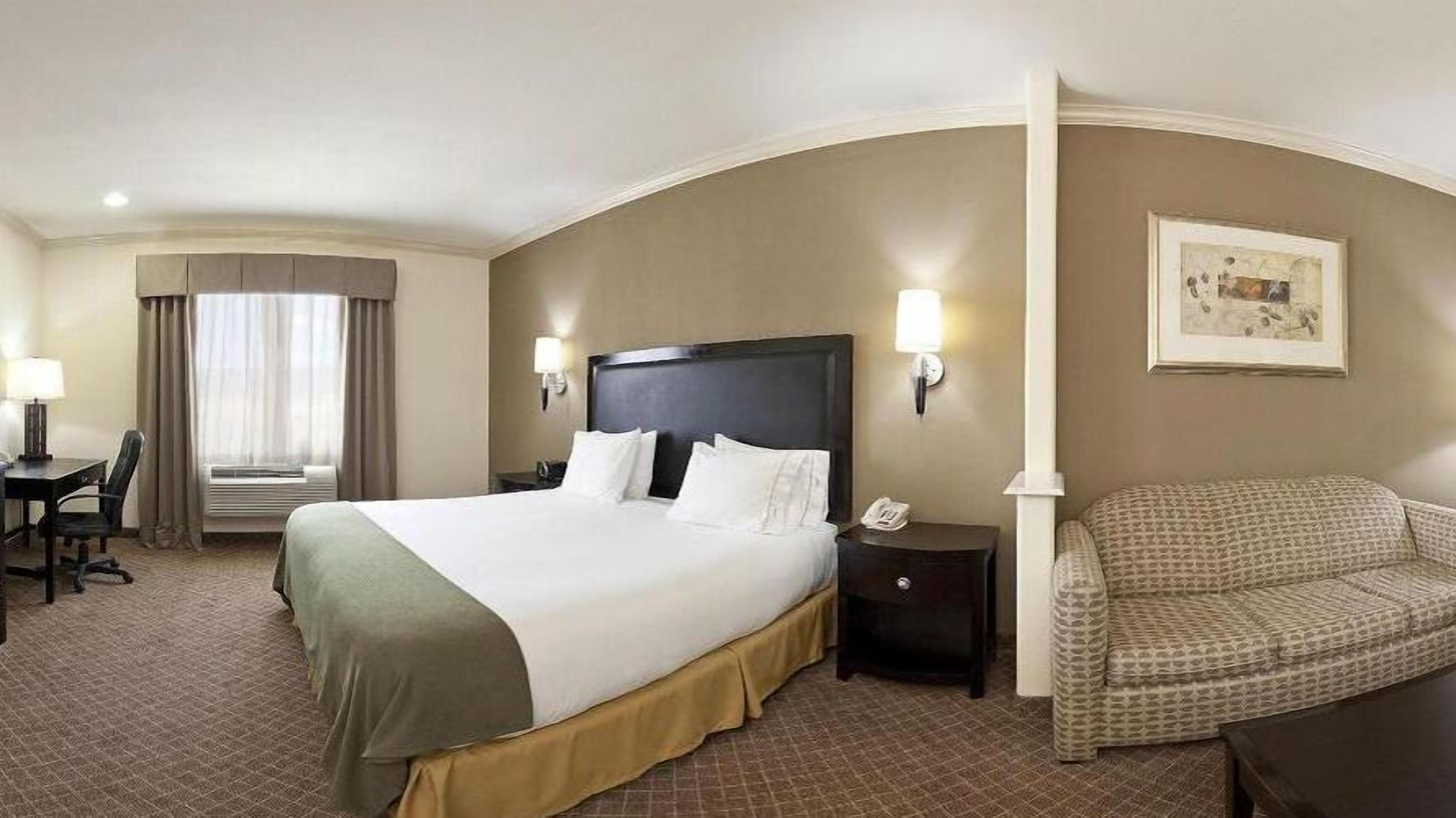 in-room safe, desk, iron/ironing board, free cots/infant beds