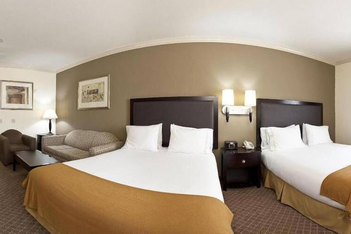 in-room safe, desk, iron/ironing board, free cots/infant beds