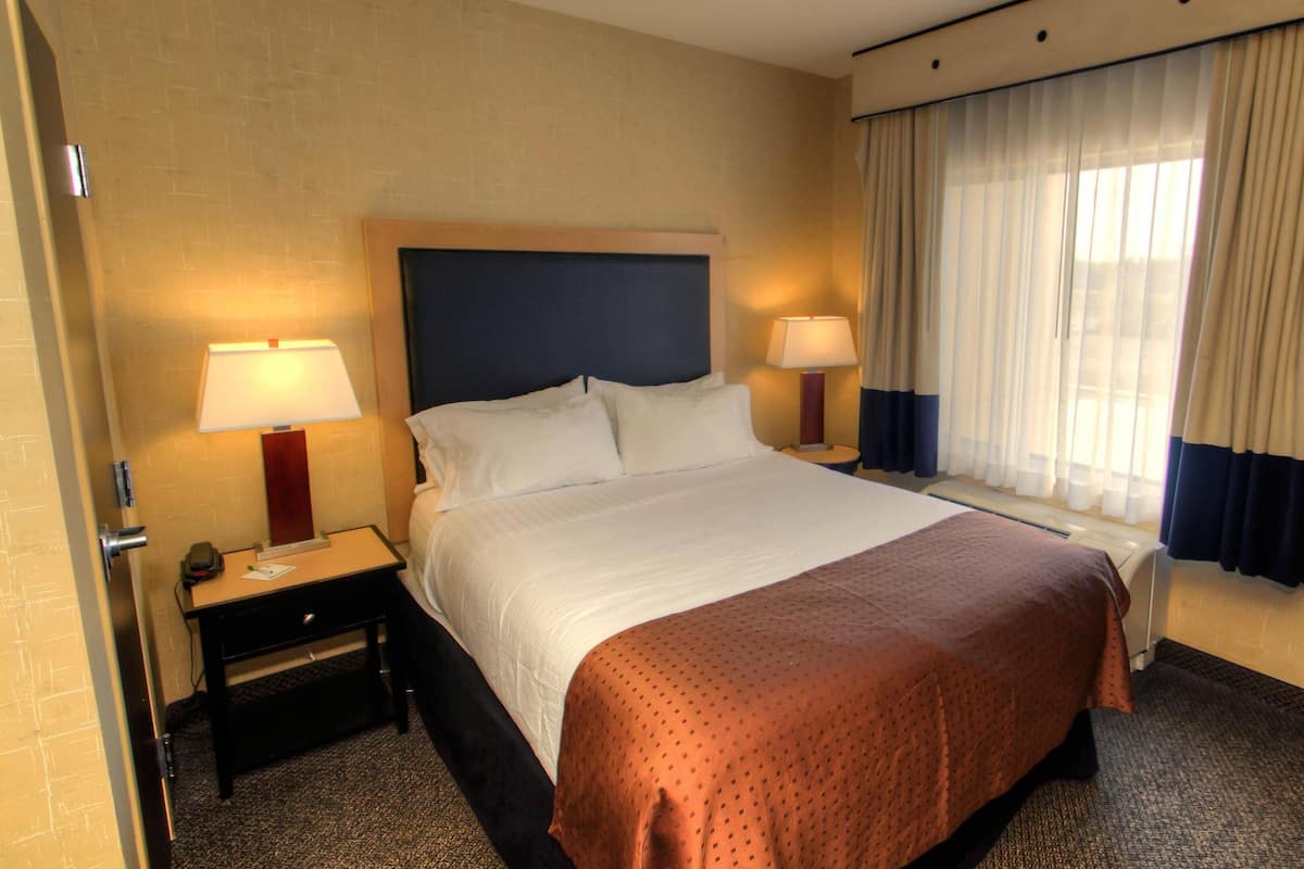 In-room safe, desk, laptop workspace, iron/ironing board