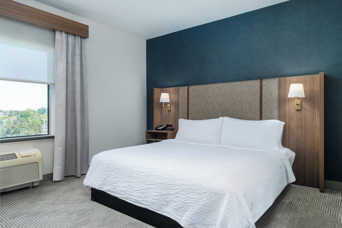 Suite, 1 Bedroom | 1 bedroom, in-room safe, desk, laptop workspace