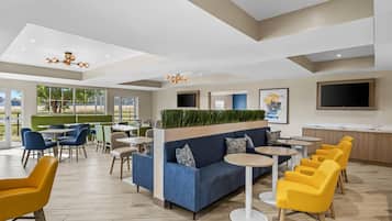 Free daily continental breakfast