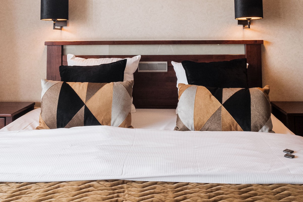 comfort double room, 1 double bed | premium bedding, free minibar items, in-room safe, desk