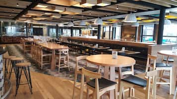 2 間餐廳;供應早餐