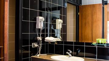Free toiletries, towels, toilet paper