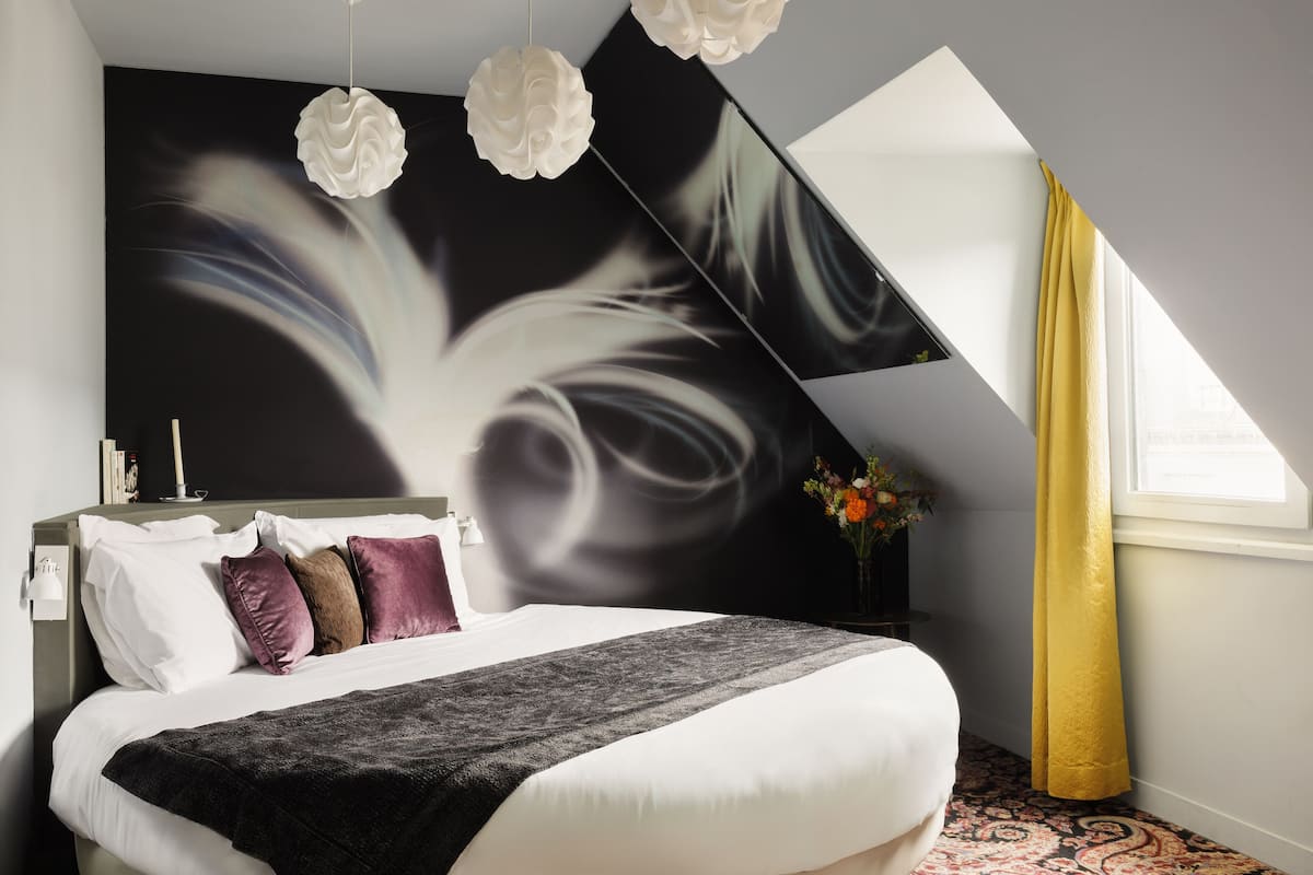Prestige Room | In-room safe, individually decorated, blackout drapes, soundproofing