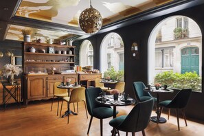Unclassified image, 5 of 63, button - NEW Hotel Republique (Paris)